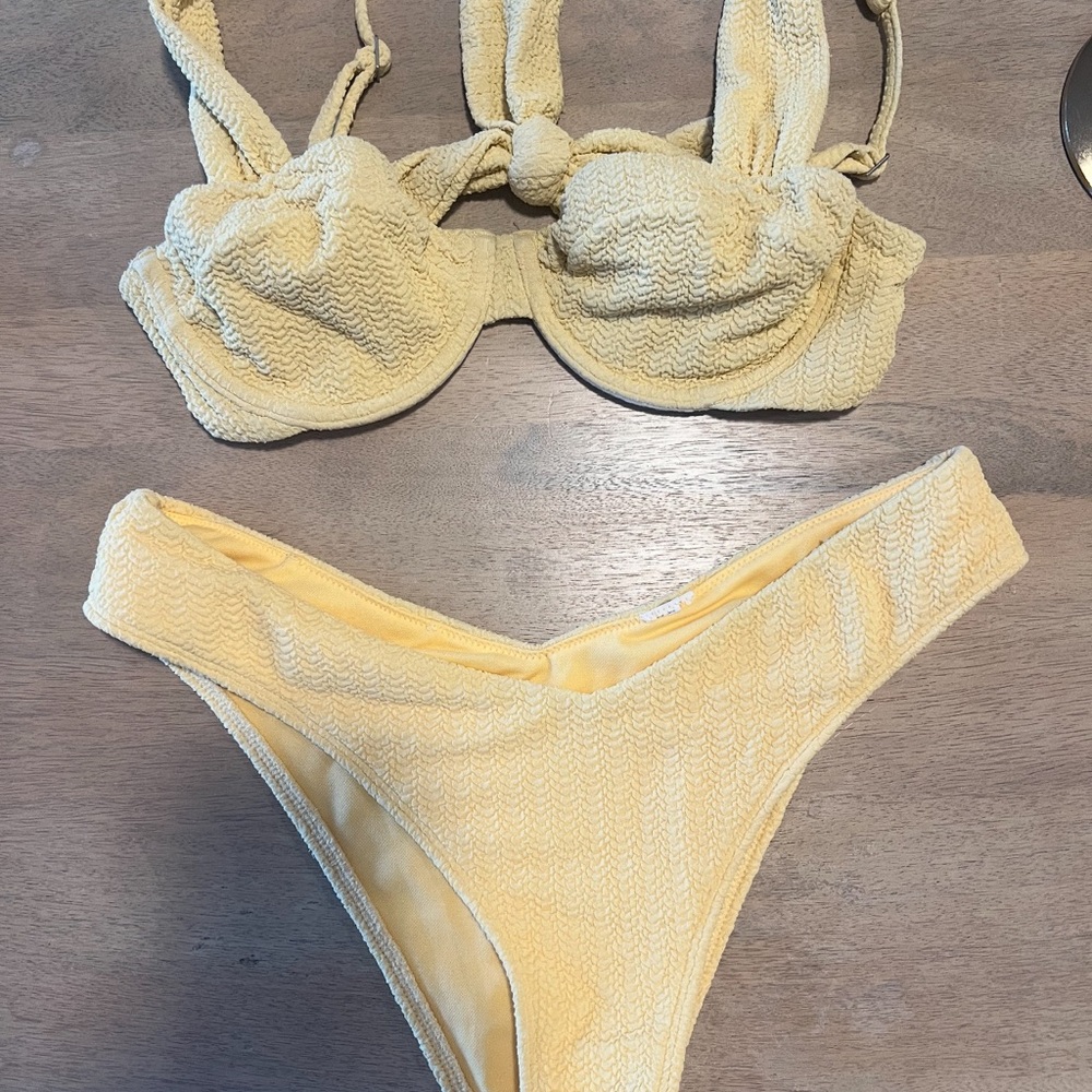 Abercrombie & Fitch Light Yellow Bikini Top